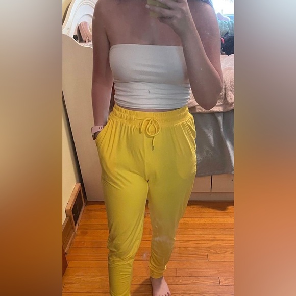 NWT Legging Depot Yellow Joggers - Picture 1 of 3